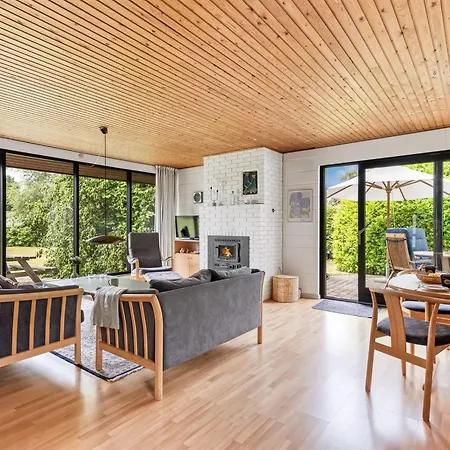 Ognen - 800m From The Sea By Interhome * Bøtø By