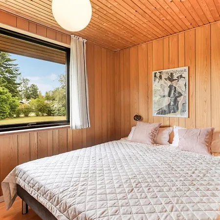 Ognen - 800m From The Sea By Interhome * Bøtø By